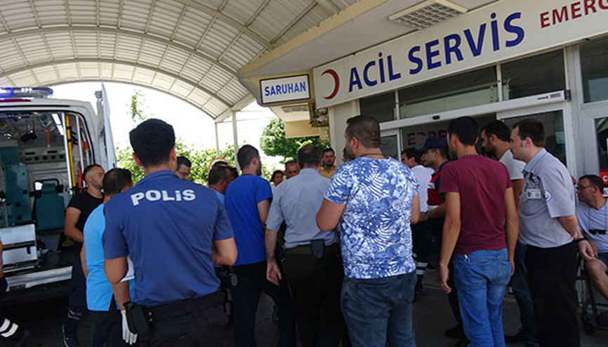 Şezlong tartışmasında bir polis öldü, 2 kişi yaralandı Yakını ambulans kaçırdı