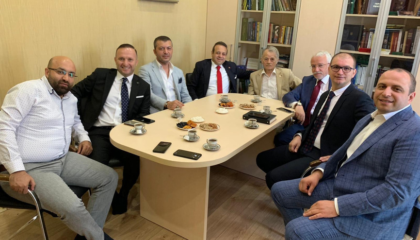 Ukrayna Parlamentosuna yeniden seçilen Mustafa Cemiloğlu’na ilk tebrik ziyareti Egemen Bağış’tan