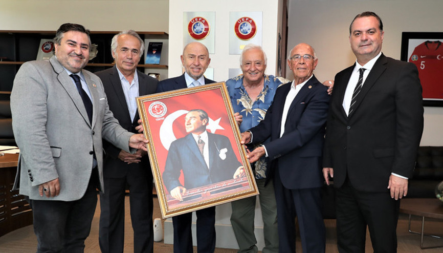 TÜRFADdan Nihat Özdemire ziyaret