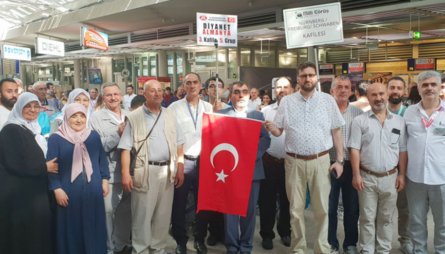İlk hacı adayları Nürnberg’den uğurlandı İlk hacı adayları Nürnberg’den uğurlandı