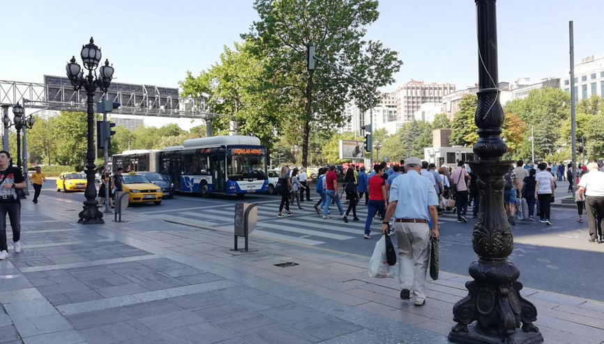 Çöplüğe dönen saksılar kaldırıldı Çöplüğe dönen saksılar kaldırıldı