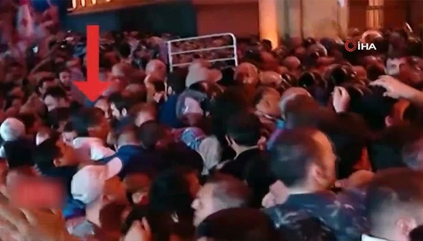 Gürcistanın eski Savunma Bakanı gözaltına alındı
