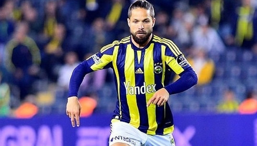 Fenerbahçenin eski yıldızı Diego Ribasın ayağı kırıldı