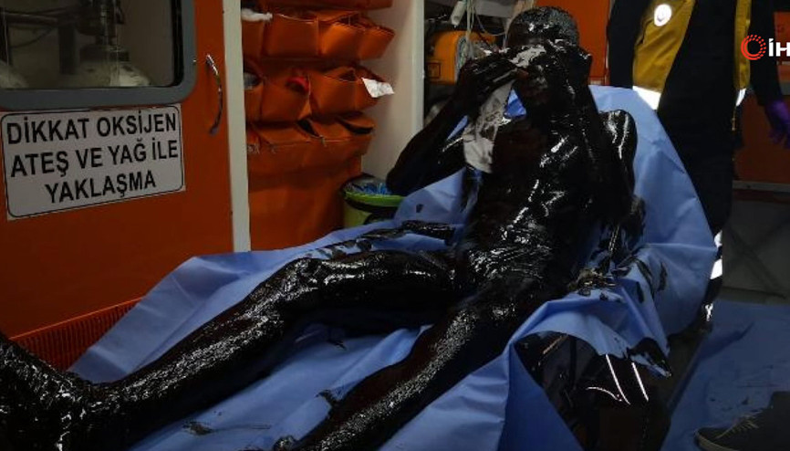 Kediyi kurtarmak için fuel-oil dolu kuyuya girdi