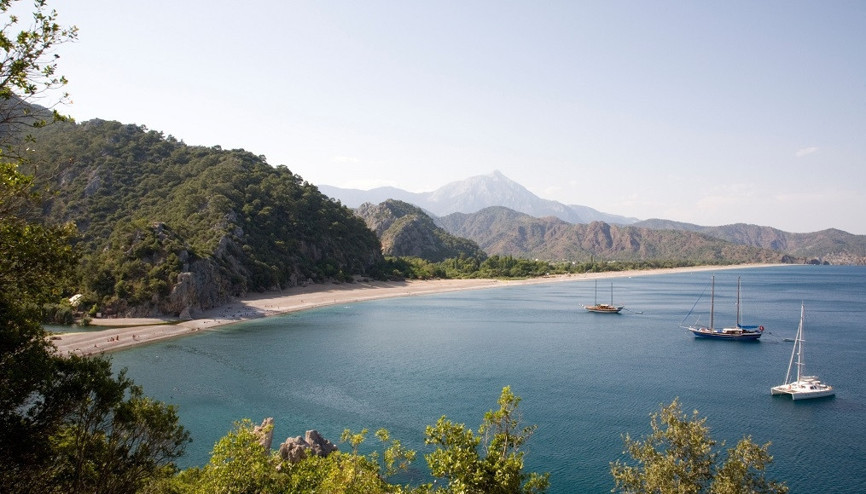 Antalya Çıralıda bayram doluluğu sevindirdi