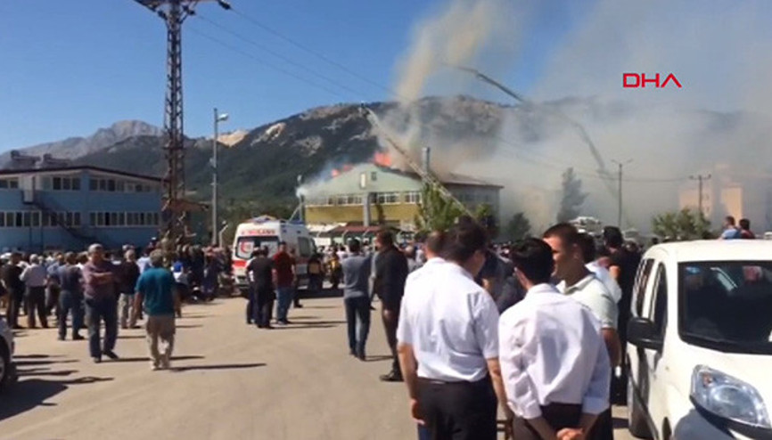 Son dakika... Konyada silah fabrikasında yangın