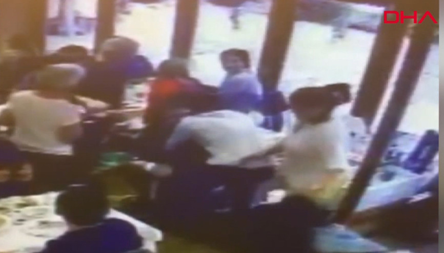 Türk restoran müdürü, müşterinin hayatını kurtardı