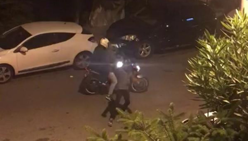Etilerde hırsızların kendilerini cep telefonuyla görüntüleyen adama ateş etme anı kamerada