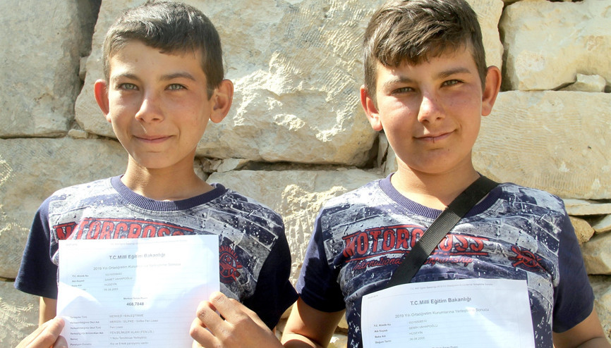 Çobanlık yapan ikizler fen lisesini kazandı