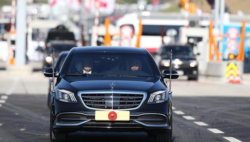Cumhurbaşkanı Erdoğan, İstanbul-İzmir Otoyolunda makam aracını kullandı
