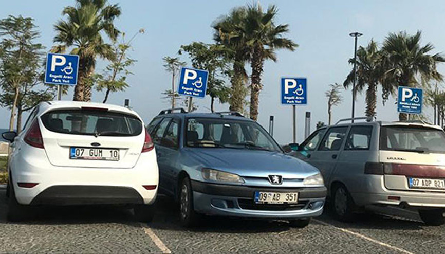 Dünyaca ünlü plajda utandıran görüntü