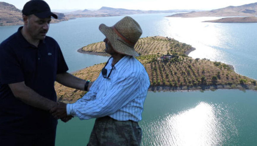 Yerli Robinson Crusoe Ziya Dede, ilk misafirlerini ağırladı