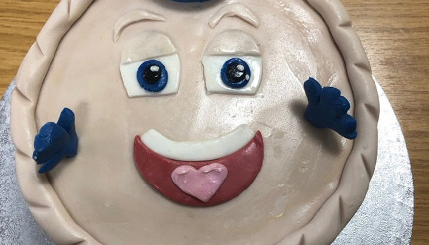 Wiganın yeni maskotu: Turta Crusty