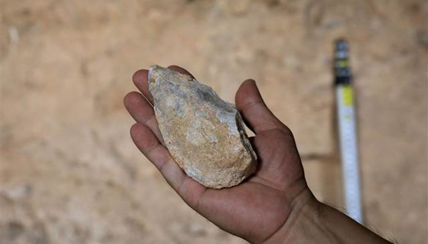 Mağaradaki kazıların son gününde 350 bin yıllık balta bulundu Mağaradaki kazıların son gününde 350 bin yıllık balta bulundu