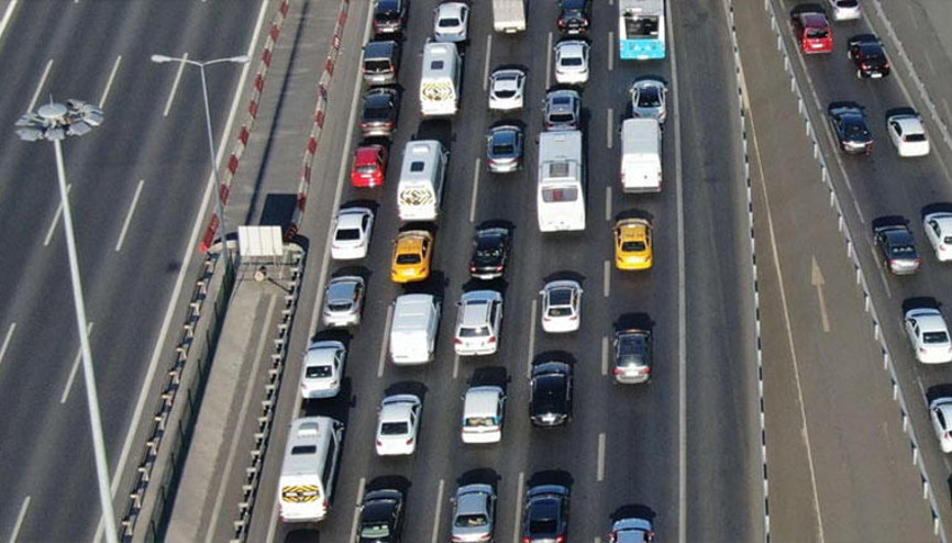Bayram tatili başladı, trafik durma noktasına geldi
