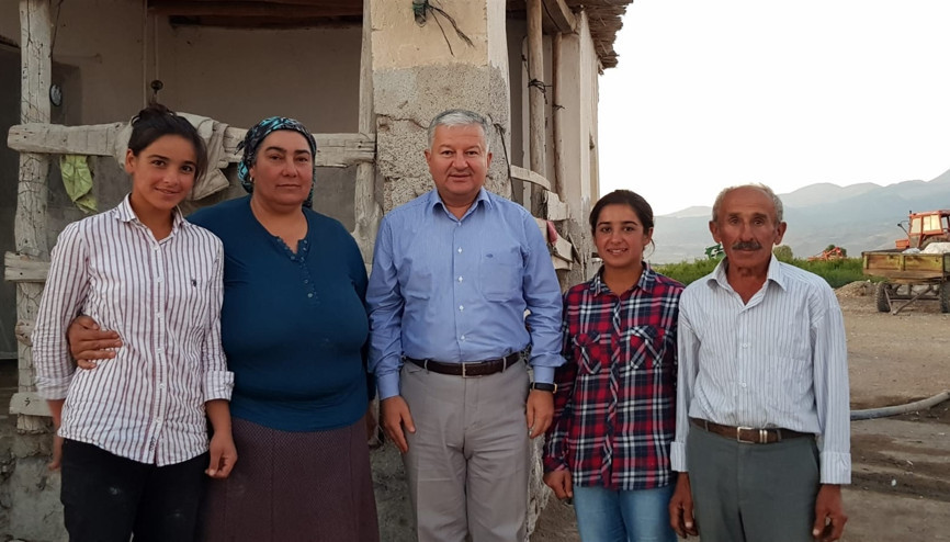 Koyun otlatırken ders çalıştı, mühendislik kazandı