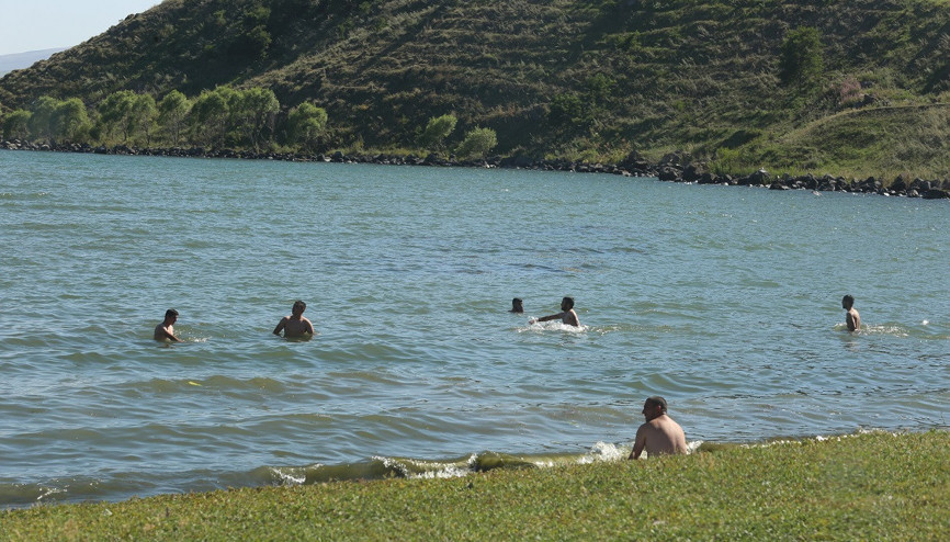 Çıldır Gölü, Ege ve Akdeniz sahillerini aratmıyor