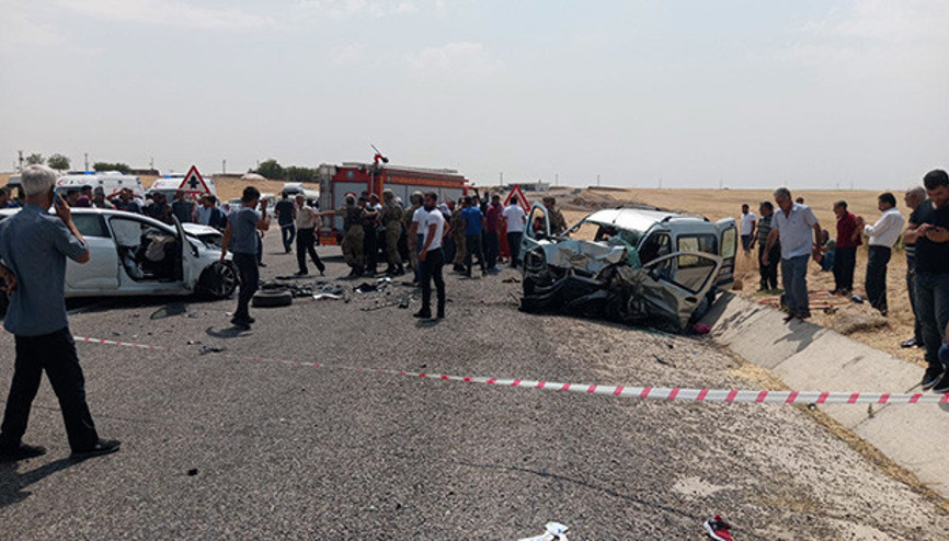 Kara yolunda feci kaza: 3 ölü, 7 yaralı