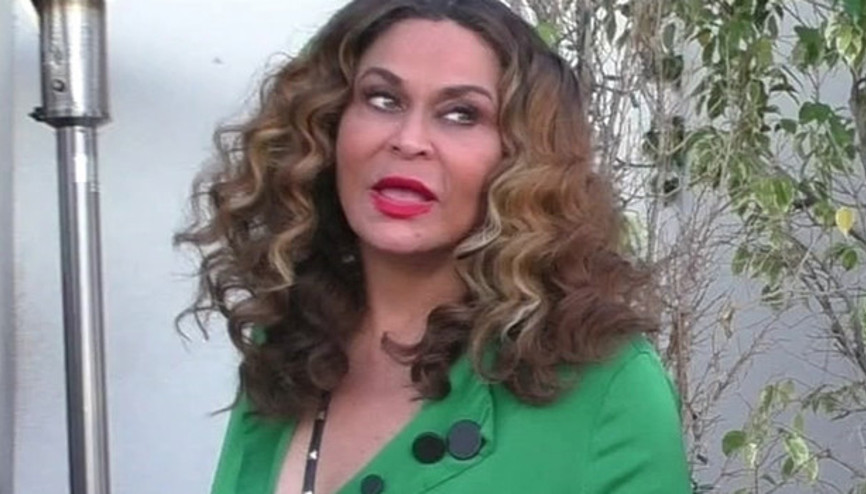 Ünlü şarkıcının annesi dayanamadı: Kızım değil, ben hamileyim