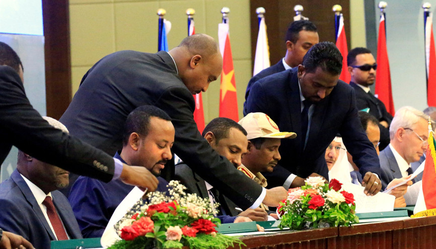 Sudanda yeni konseyin ilanı 48 saat ertelendi