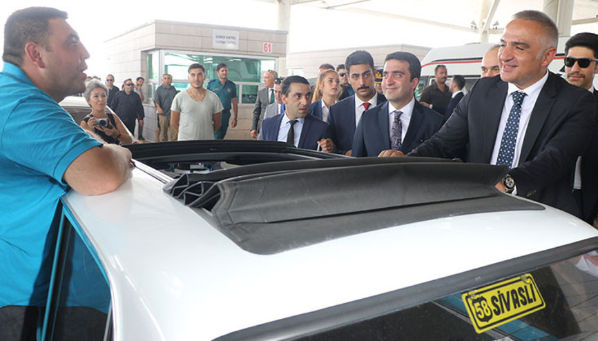 Kapıkulede gurbetçileri ziyaret etti Kapıkulede gurbetçileri ziyaret etti