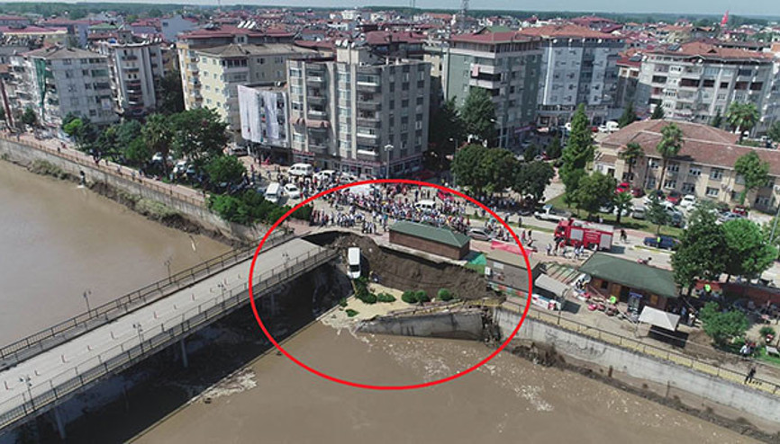 Korkutan olay Bir anda çöktü: 2 yaralı