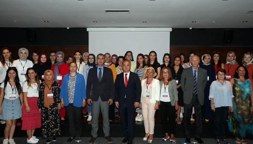 Kadın köy öğretmenlerine kişisel gelişim eğitimi Kadın köy öğretmenlerine kişisel gelişim eğitimi