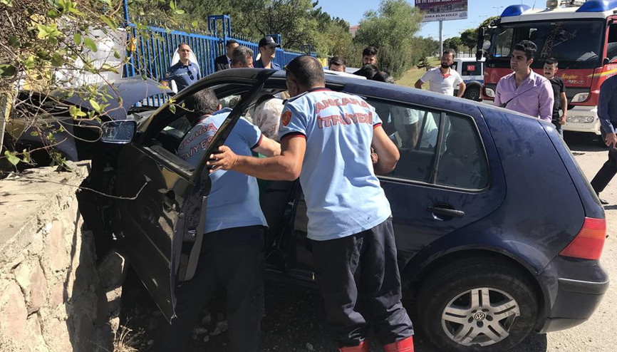 Öğretmenler araçta sıkıştı