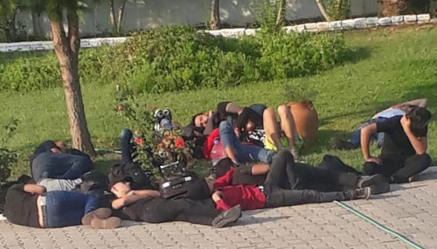 Belediye çalışanını organizatör sandılar Bakın sonra ne oldu... Belediye çalışanını organizatör sandılar Bakın sonra ne oldu...