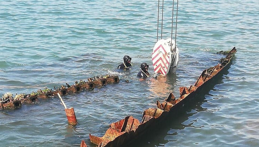 Batık gemiyi çıkartma çalışmaları başladı