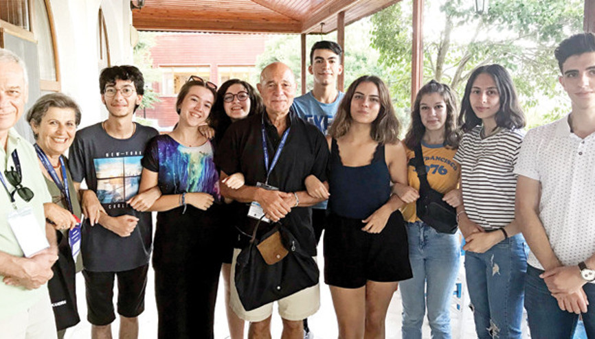 Güzel günler göreceğiz çocuklar