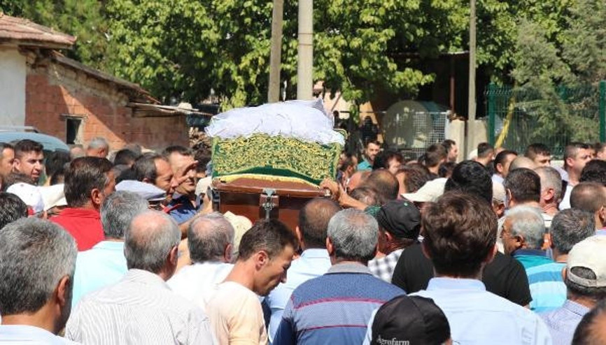 Doğum gününde ölen Zeynep, toprağa verildi Doğum gününde ölen Zeynep, toprağa verildi