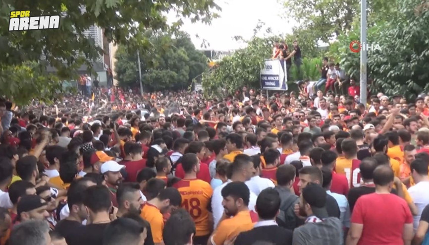 Galatasaray taraftarı Falcaoyu bekliyor