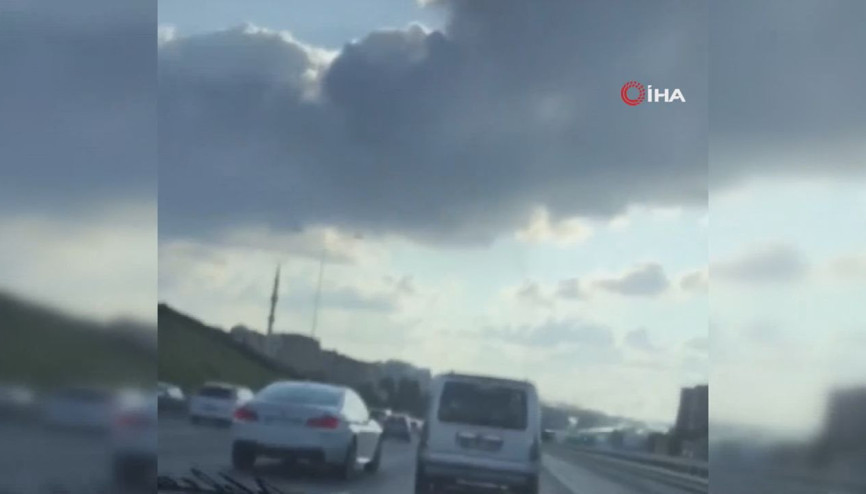 Magandaların lüks otomobillerle “makas” yarışı kamerada