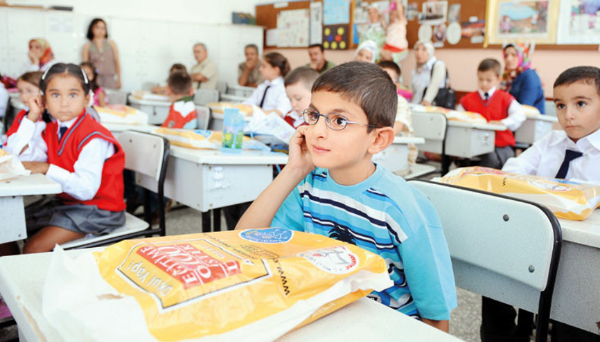 Uyum için yarın dersbaşı: ‘Okulda bekleyin ama sınıfa girmeyin’