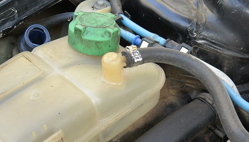 Hadi ipucu: Radyatör suyuna katılarak suyun donmasını önleyen kimyasal madde nedir