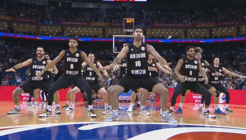Yeni Zelanda Haka dansıyla alkış topladı