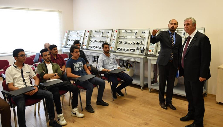 Suriyelilere yardım için ayrı fon oluşturulmalı