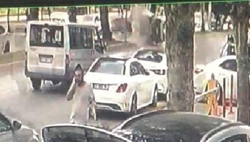 Otomobilin altında kalan yaralı kriko yardımıyla kurtarıldı