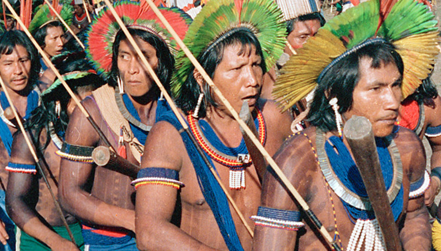 Amazonun düşman kabileleri ormanları kurtarmak için birleşti