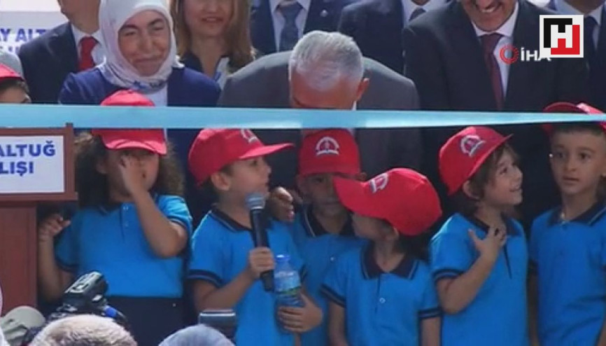 Erdoğan, Yıldırım ve öğrenci arasında esprili diyalog