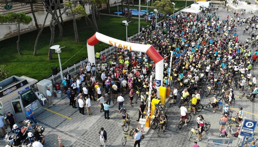 Yüzlerce bisikletli Üsküdardan Beykoza pedal çevirdi