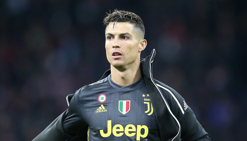 Cristiano Ronaldo, tarihin en büyük sponsorluk anlaşmasına imza attı