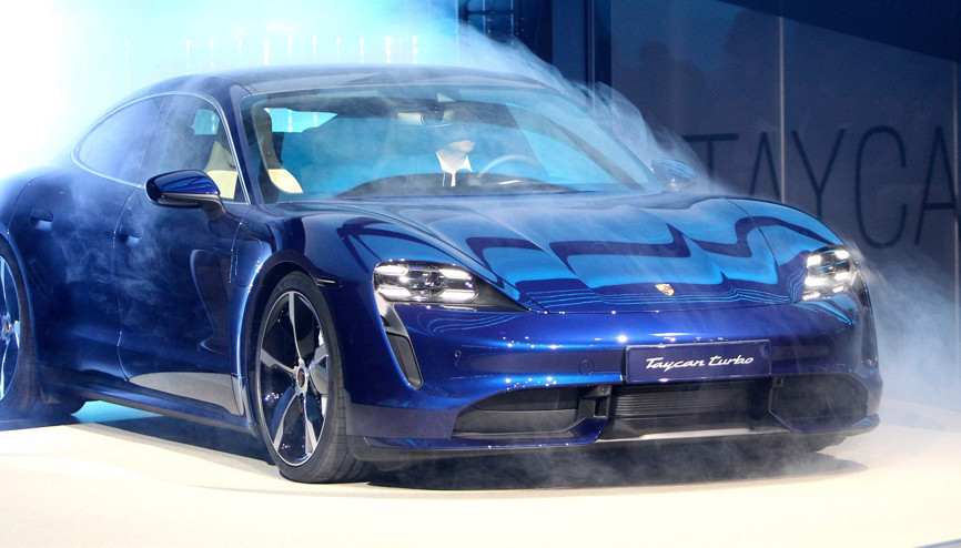 Dev fuara sayılı günler kaldı İşte yeni otomobillerin ilk görüntüleri