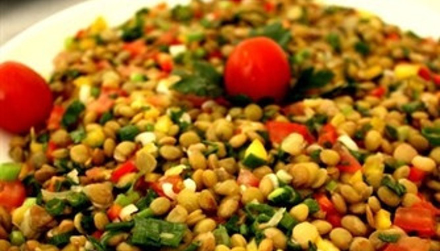 Yeşil mercimek salatası