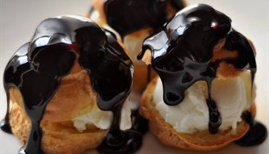 Damaklarınızı şenlendirecek profiterol tarifi