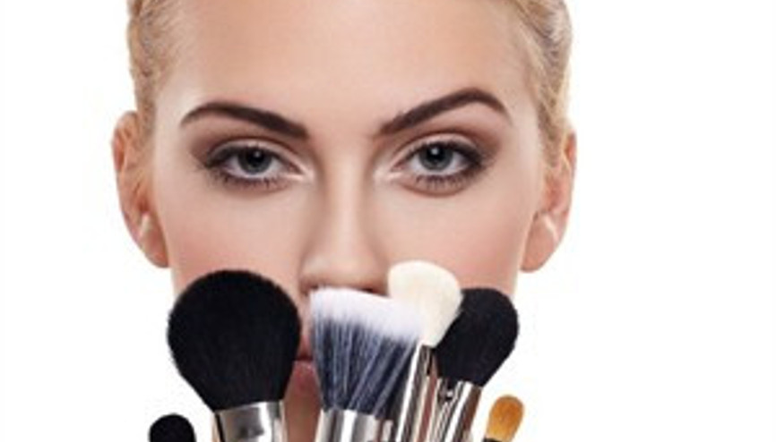 Günde üç ayrı makyaj