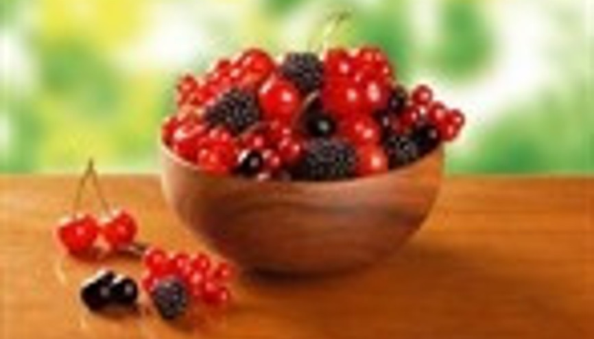 Vitamin deposu kırmızı meyveler