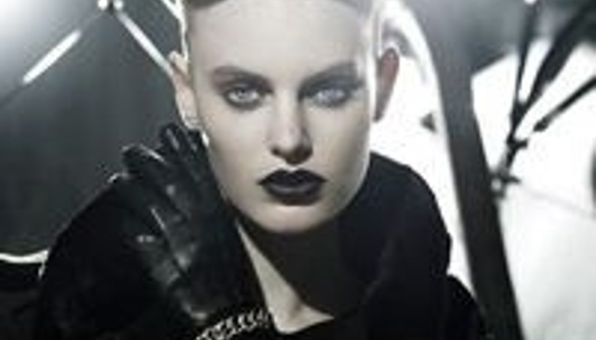 Yeni sezonda siyah demek, gotik demek