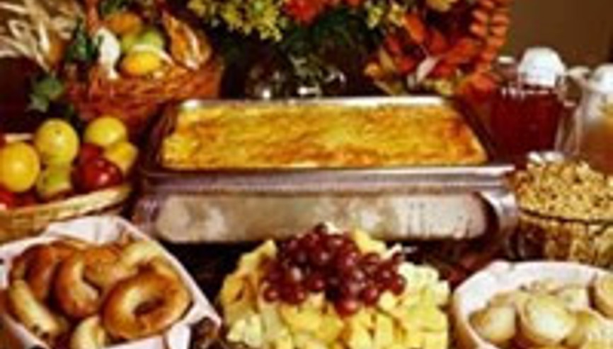 Açık büfedeki kilo tuzaklarına dikkat